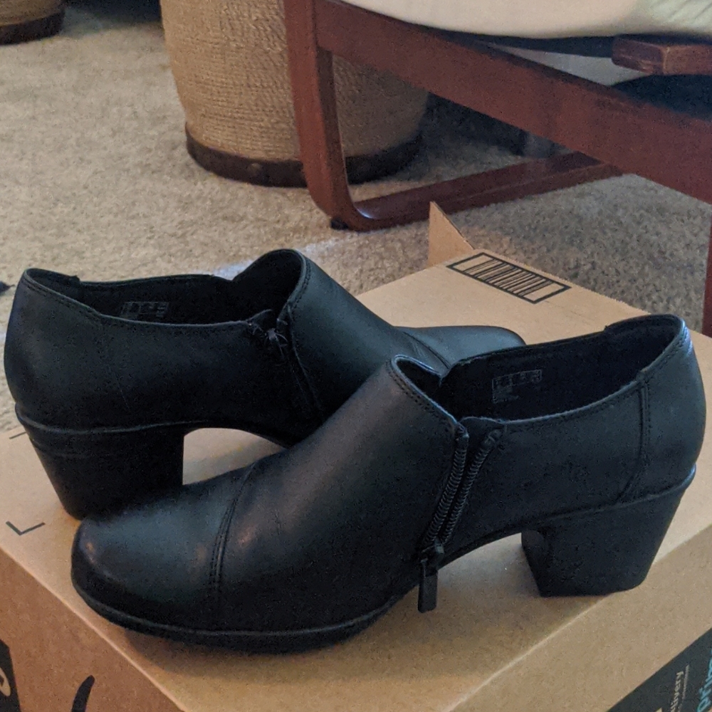 Clarks Soft Cushion Collection Black Bootie